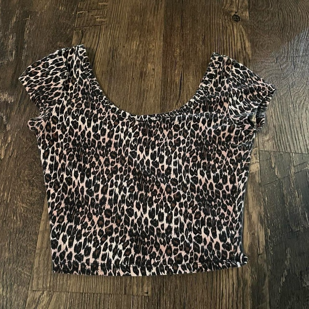 Leopard Print Women's crop top Y2K wet seal small XS cap sleeve